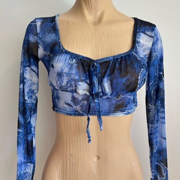 Brand New Pretty Little Thing Women’s 4 Blue Dragon Print Long Sleeve Crop Top - Picture 1 of 13